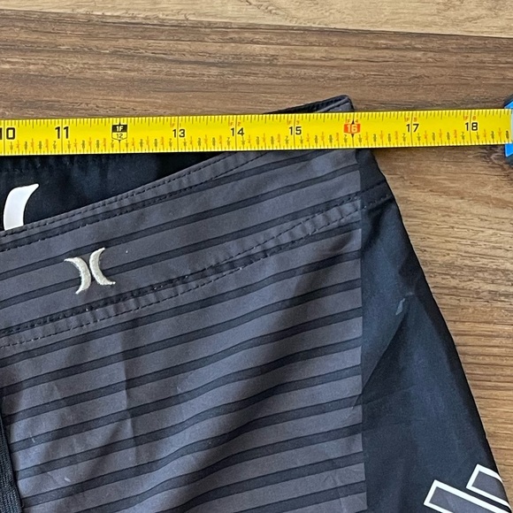 Hurley Phantom Swim Boardshort. - Picture 9 of 12
